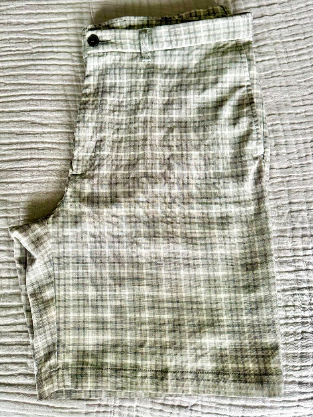 Haggar Men’s Cool 18 Classic Fit Expandable Waist Shorts – Size 40